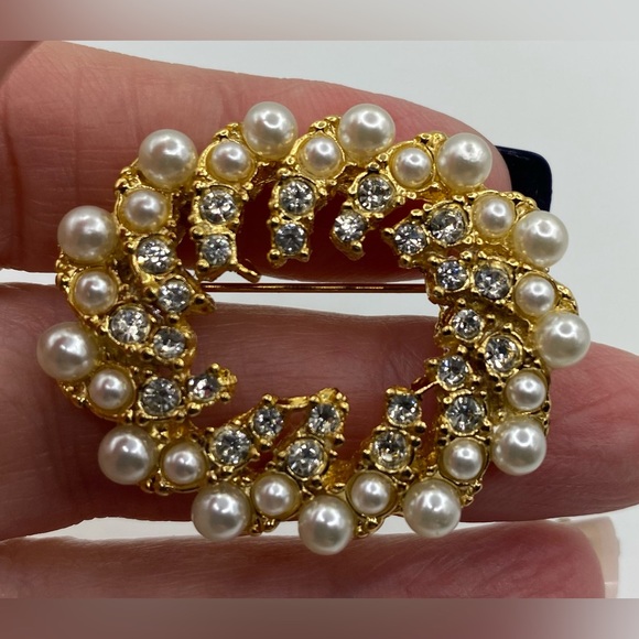 Perlas De Mallorca Gold Tone Faux Pearl Rhinestone Pin Brooch Vintage - Picture 7 of 7